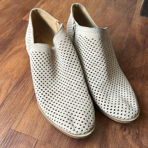 Lucky Brand Suede bootie with details.